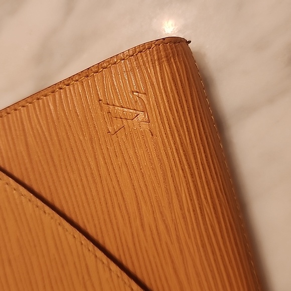 Louis Vuitton Epi Art Deco Clutch - Picture 2 of 8